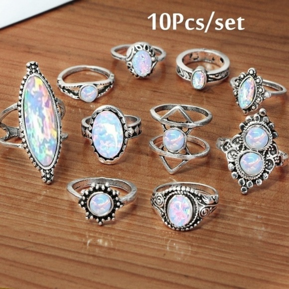 Lakeview Apparel Jewelry - Vintage Boho Silver Gemstone pal Ring Set